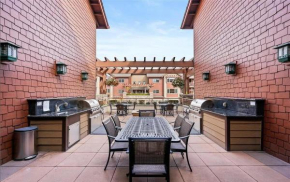 The Riverstone Riviera - Modern Condo by Downtown